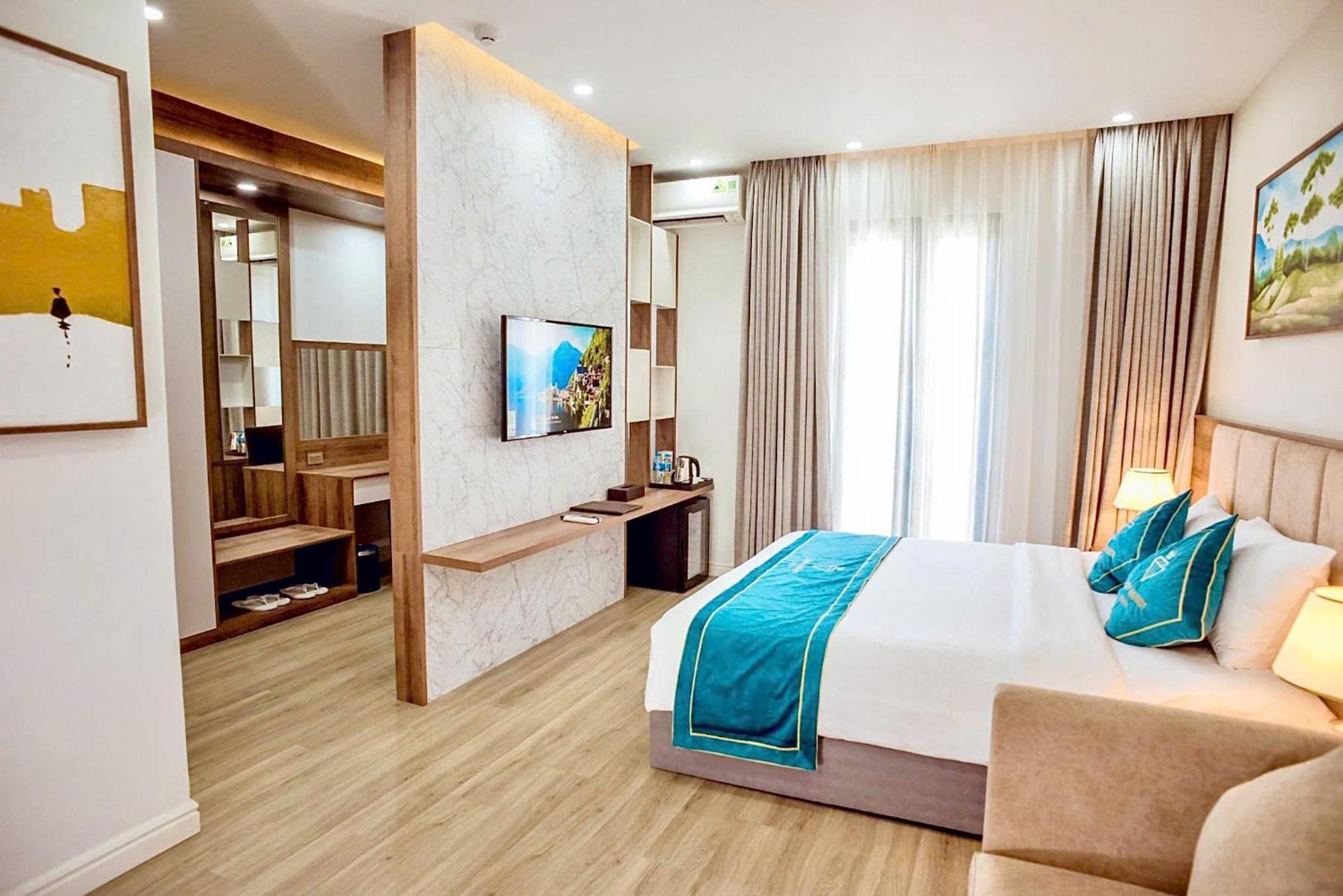 RUBY QUEEN Hotel Hạ Long Exterior foto