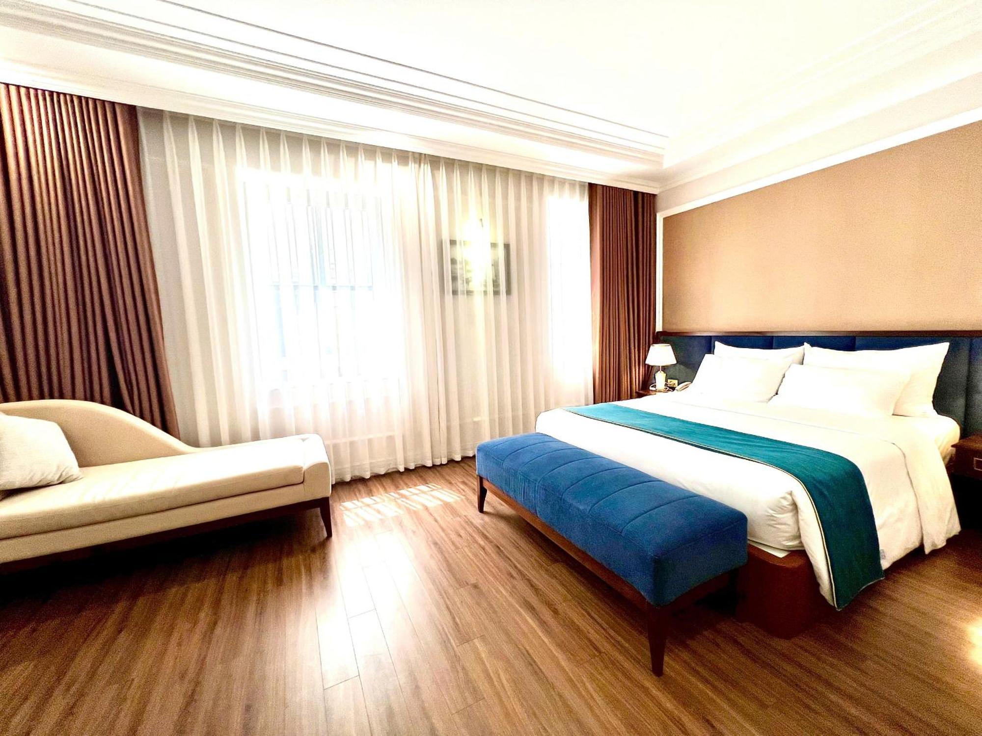 RUBY QUEEN Hotel Hạ Long Exterior foto